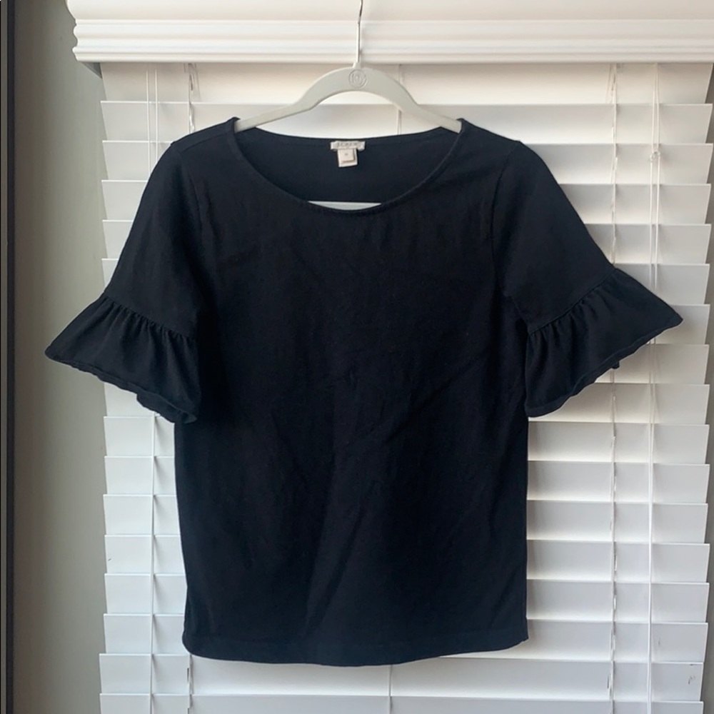 Black t-shirt with flaired sleeve detail